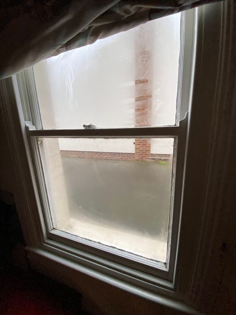Single glazed sash window condensation